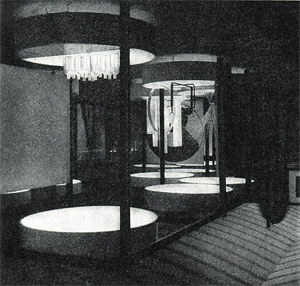 Оформление стендов на Французской национальной выставке в Сокольниках (СССР)